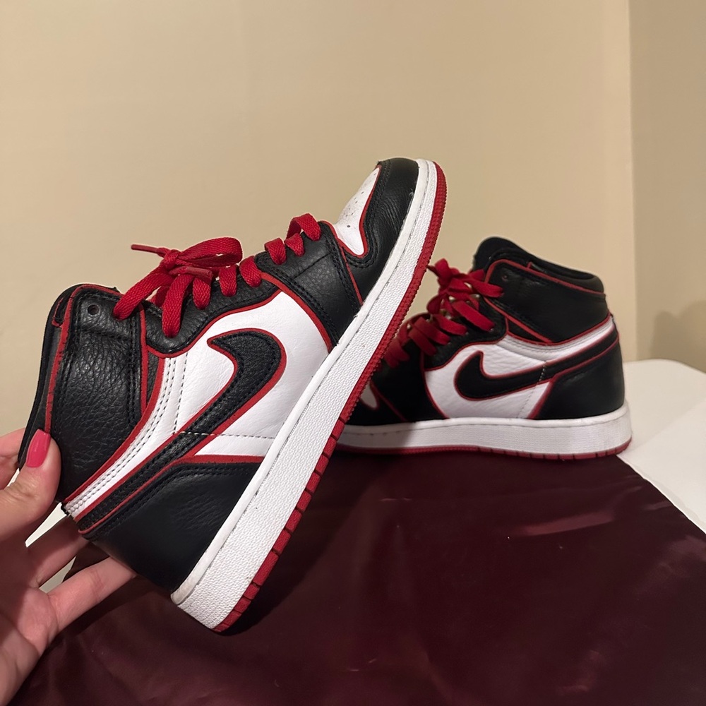 Air Jordan 1 Retro High 'Bloodline'